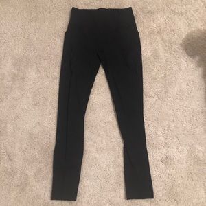Lululemon leggings with side pockets!